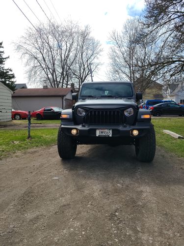 Customer photo review of Vader Grille w/ Mesh - Matte Black (18-20 Jeep Wrangler JL & Gladiator JT)