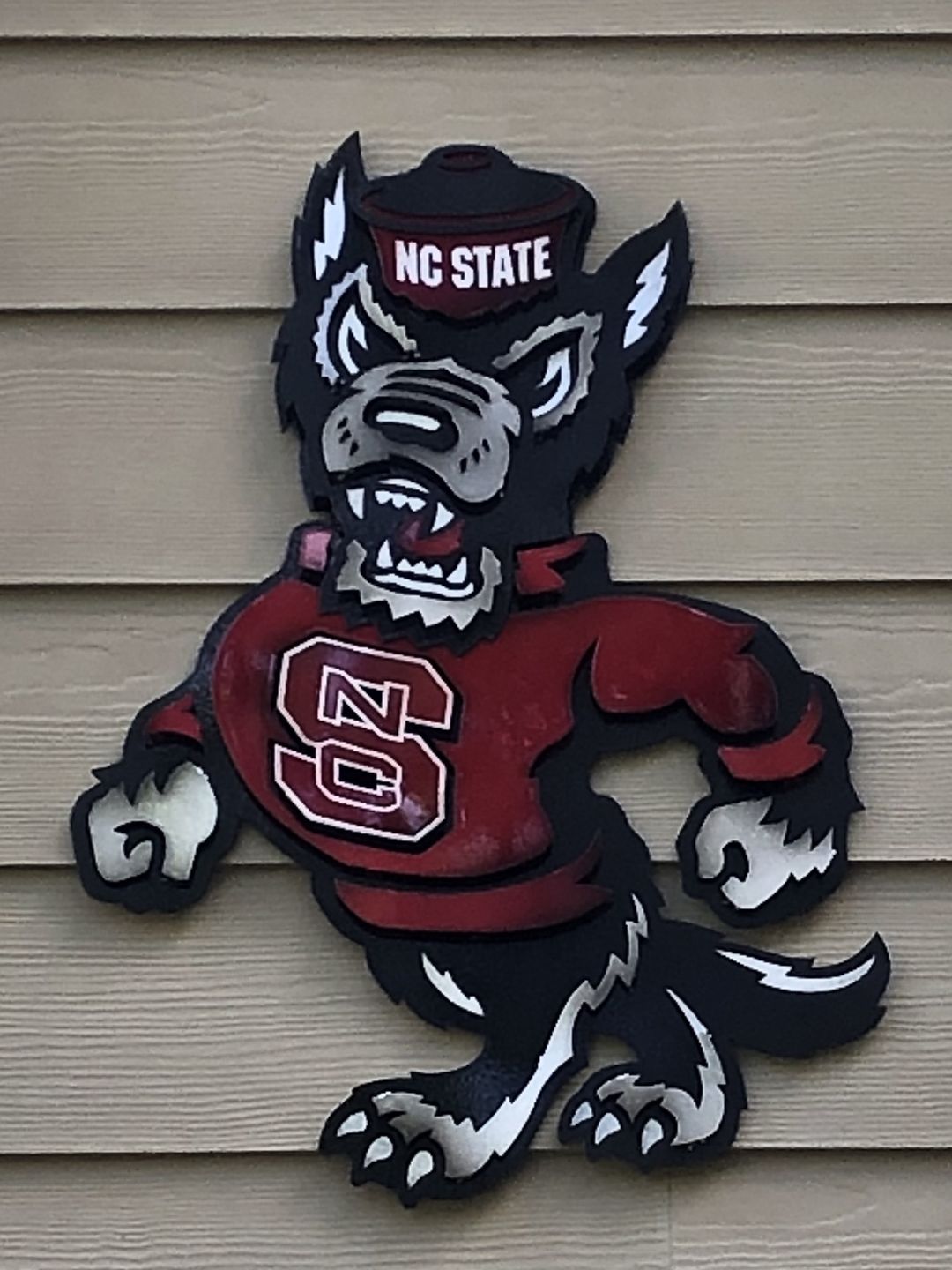 Customer photo review of North Carolina State Wolfpack 3D Vintage Artwork