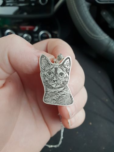 Customer photo review of Silvercut™ Necklace