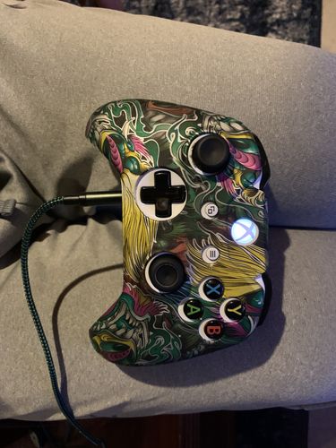 Customer photo review of Draconika - XBOX One Controller Skin