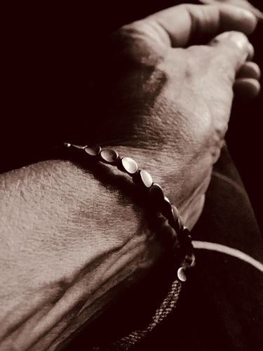 Kundenbewertung mit Foto zu Handgemachtes Tibetanisches Buddhisten Glücks-Armband aus Kupfer
