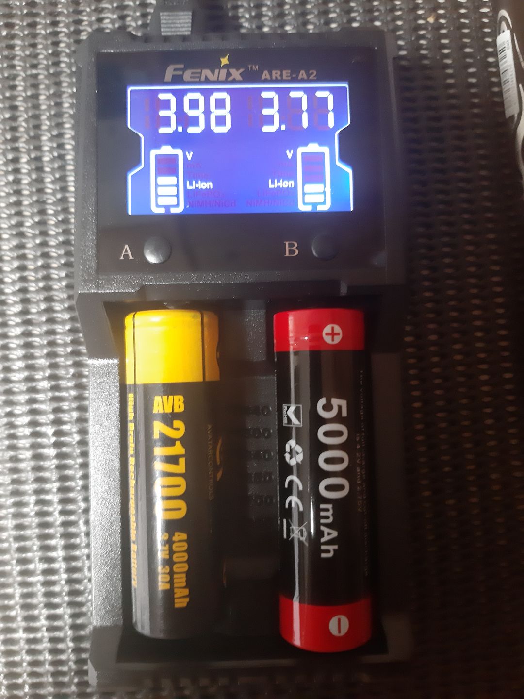 Customer photo review of Fenix ARE-A2 - Chargeur de batterie intelligent à 2 canaux