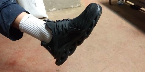 Customer photo review of Fansgemacht Vier Jahreszeiten neue verschleißfeste, pannensichere Sicherheitsschuhe