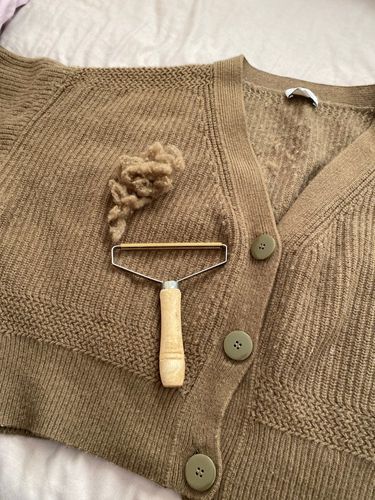 Customer photo review of Lint and Pet Hair Remover Brush