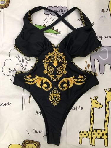 Customer photo review of Paisley Print Chain Pattern One Piece Swimwear
