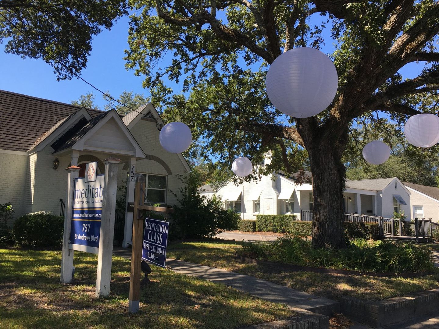 Customer photo review of 30" White Shimmering Nylon Lantern, Even Ribbing, Durable, Hanging