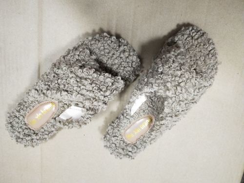 Customer photo review of Solid Fluffy Crisscross Design Flat Sandals