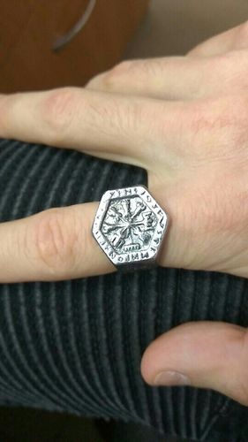 Customer photo review of Eich Pedasus Ring