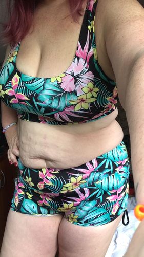 Customer photo review of Net Insert Gym to Swim Shorts - Black Floral