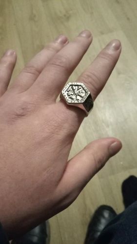 Customer photo review of Eich Pedasus Ring