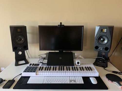 Customer photo review of SOUNDRISE PRO Studio Monitor Stands 9" | Made in USA | Pair