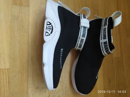 Customer photo review of Leedt Tudor Sneakers