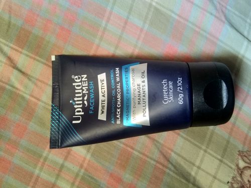 uptitude face wash