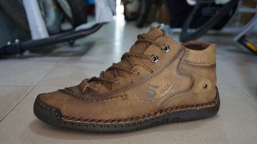 Customer photo review of Dacomfy Men Hand Stitching Fashionable High-top Leather Boots