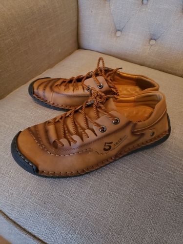 Customer photo review of Dacomfy Men Hand Stitching Fashionable High-top Leather Boots