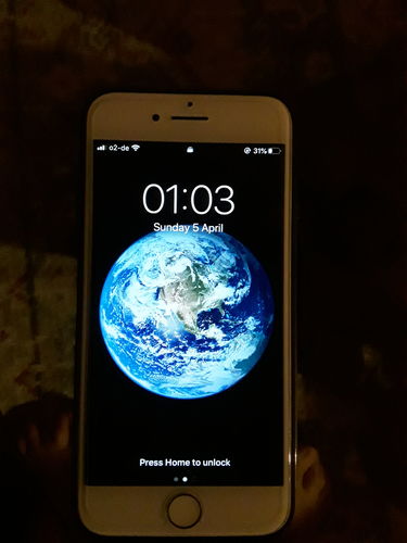 Customer photo review of Apple iPhone 7 32GB Silver Unlocked Refurbished Excellent