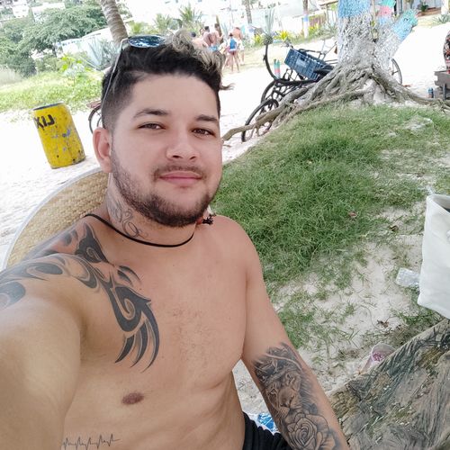 Customer photo review of Minoxidil 5% Kirkland - 6 Meses de Tratamento Contra Queda de Cabelo, Barba e Sobrancelha. (Caixa Lacrada)