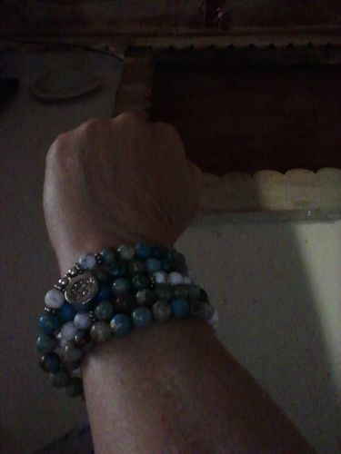Customer photo review of Bracelet ou collier Mâlâ "Lotus" en Jaspe et Howlite