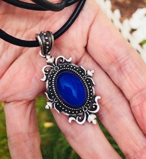 Customer photo review of Aura Mood Changing Necklace