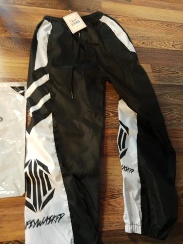 Customer photo review of Heofle Louvet Joggers