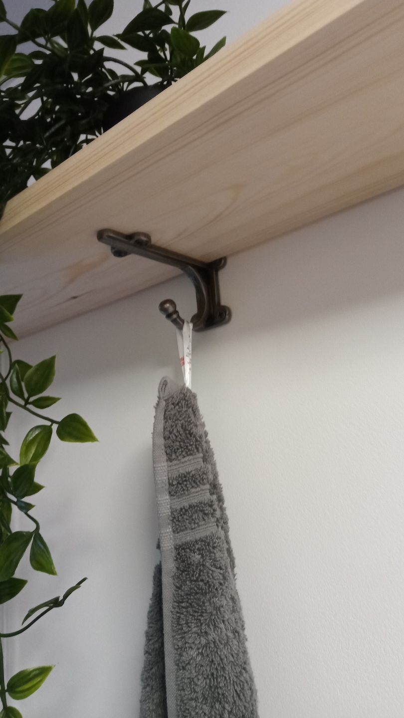 Customer photo review of 4 Inch Chiltern Cast Iron Shelf Bracket