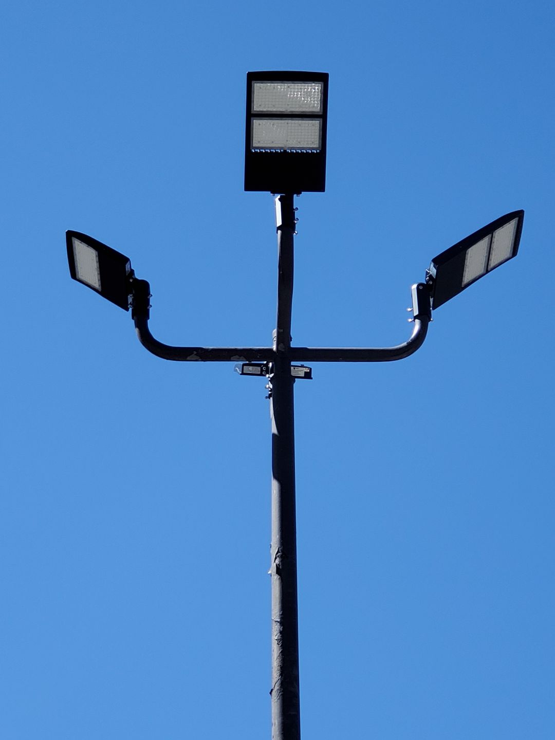 Customer photo review of LED Pole Light 300 Watt Black 5700K AM