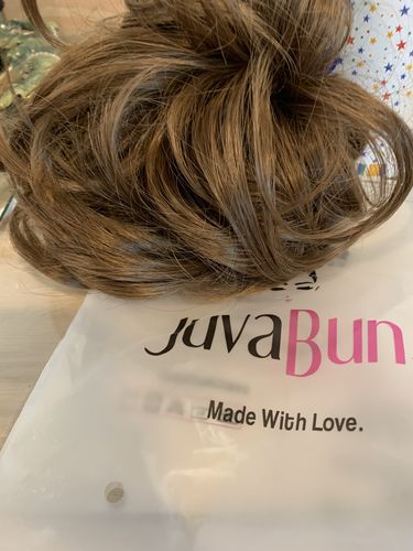 Customer photo review of JuvaBun Messy Bun