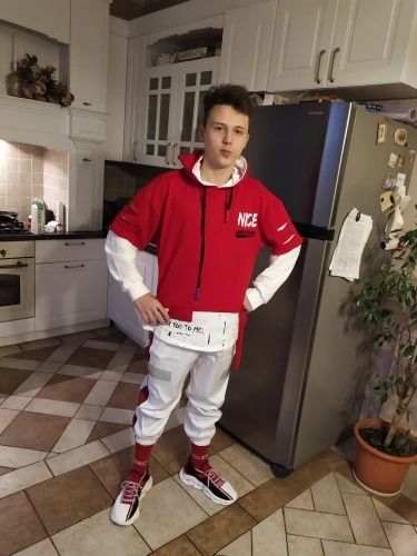 Customer photo review of Eluret Callens Hoodie