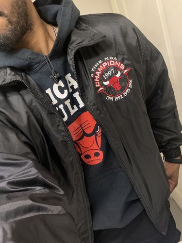 Customer photo review of Vintage 1997 Chicago Bulls Championship Windbreaker - Men's Large
