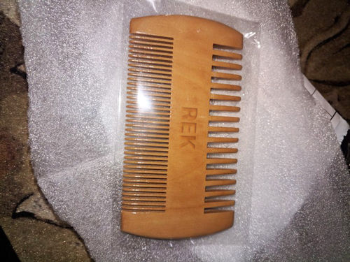 Customer photo review of Sandalwood Beard Comb – Double-Sided Wooden Grooming Comb