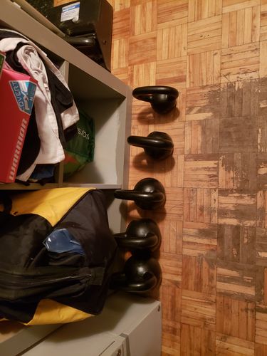 Customer photo review of The cute set=40kgs of E-Coated Cast Iron Kettlebell sets