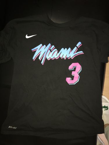 Customer photo review of Tshirt  "WADE" (City Edition)