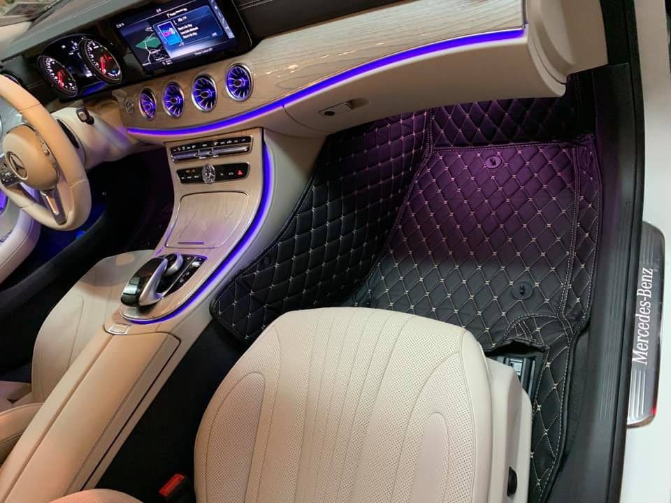Customer photo review of Autoteppich Schwarz/Gold