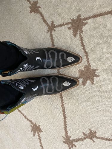 Customer photo review of No.2101 JUNCTION eastern boot pskaufman... x Me _ black leather womens