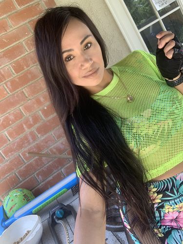 Customer photo review of Cropped Net T-Shirt - Neon Green