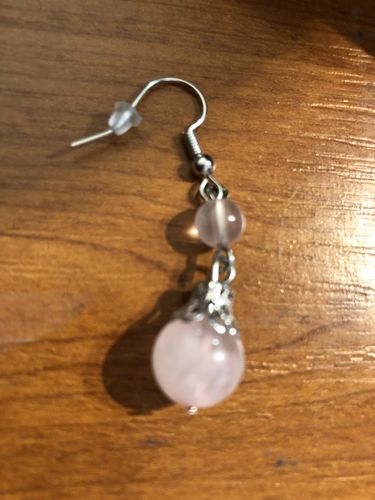 Customer photo review of BOUCLES PENDANTE QUARTZ ROSE