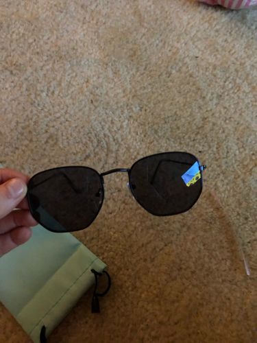 Customer photo review of Metal Classic Vintage Women Sunglasses