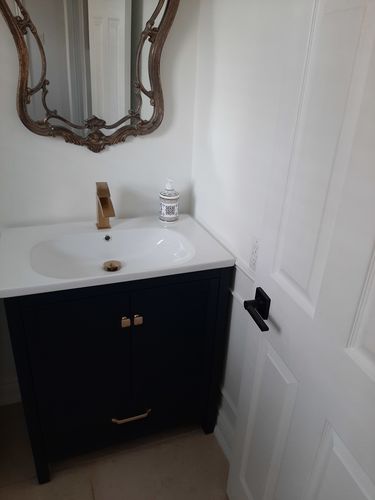 Customer photo review of CCS40 - 30" Navy Blue, Floor Standing Modern Bathroom Vanity