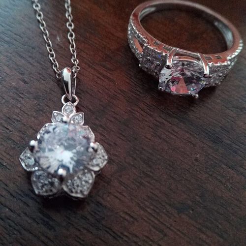 Customer photo review of Lavender Bath Bomb - Classic Necklace Collection