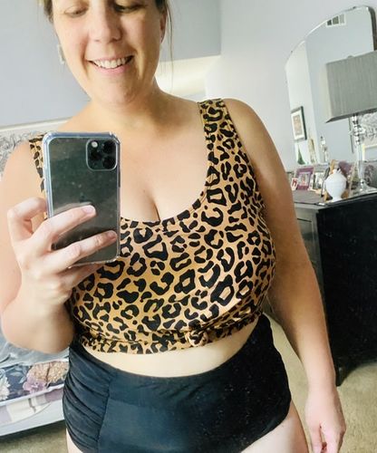 Customer photo review of Traveler Top | Leopard Print