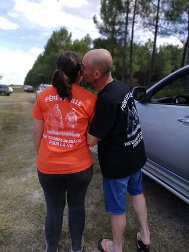 Customer photo review of Père & Fille Partenaires De Chasse T-Shirt