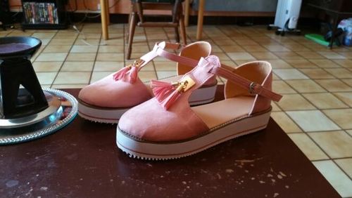 Customer photo review of Dr.Care - Women's Casual Platform Flat Comfort Fringe Shoes