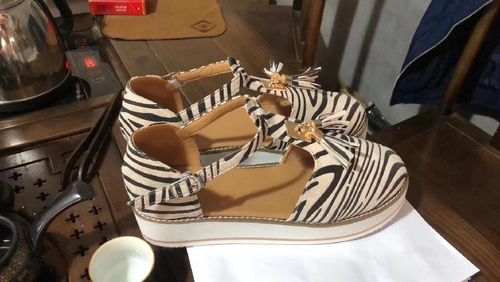 Customer photo review of Dr.Care - Women's Casual Platform Flat Comfort Fringe Shoes