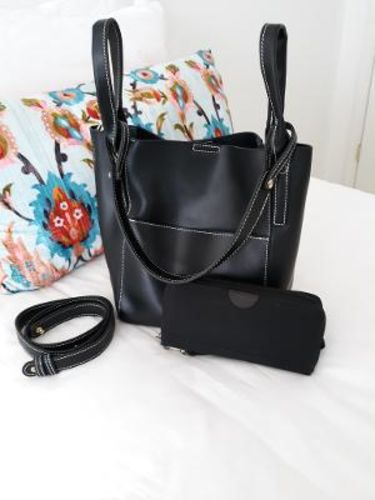 Customer photo review of Vendine Handbag