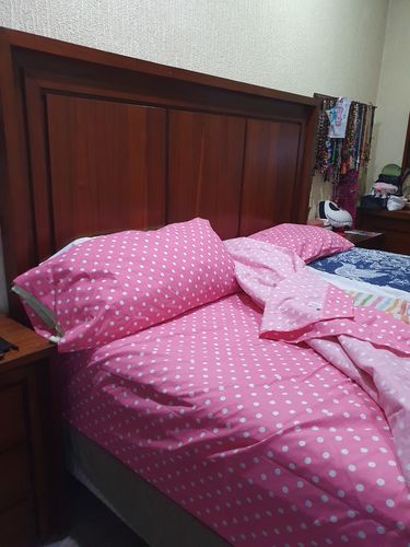 Customer photo review of Juego de Sábanas Franela Plus Modelo Roma Rosa (Rebeca Gold) -Tamaño a elegir