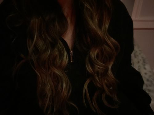 Customer photo review of Tape in Hair Extensions 100% Remy Human Hair Balayage Ombre 20 Pieces 50 Grams (4/27/4/14/4)