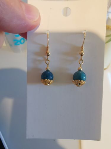 Customer photo review of BOUCLES SOLO APATITE BLEU plaqué or
