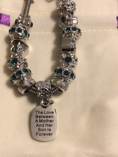 Customer photo review of Mother Son Eternal Love Bracelet & Keychain Set