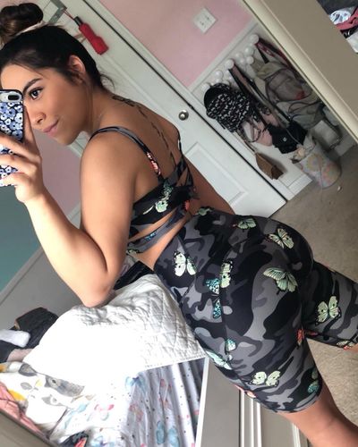 Customer photo review of Pocket Butt Lift Active Biker Shorts - Butterfly Camo