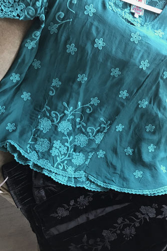 Customer photo review of Johnny Was Neneti Eyelet Embroidered Top Boho Chic C11519 NEW
